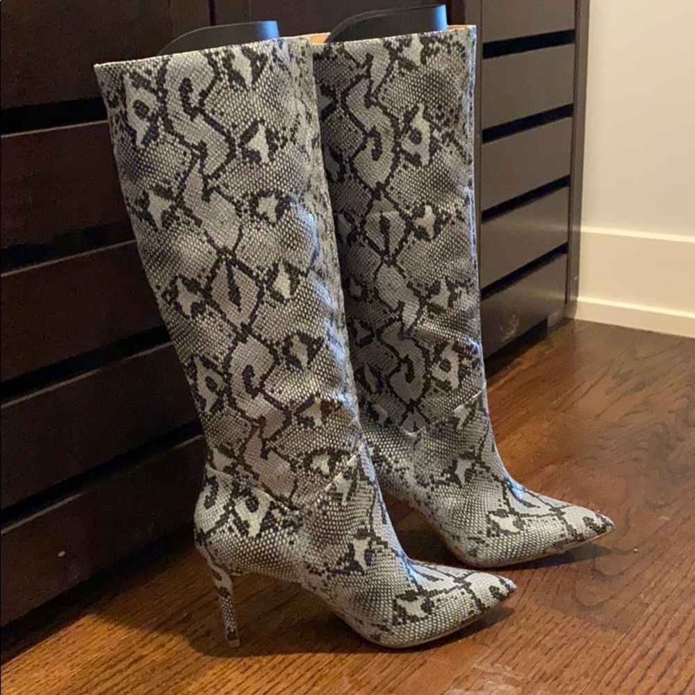 Steve Madden Snakeskin Knee high boots NWT